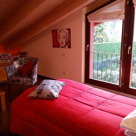 B&B Douglas House Varese Esterno foto