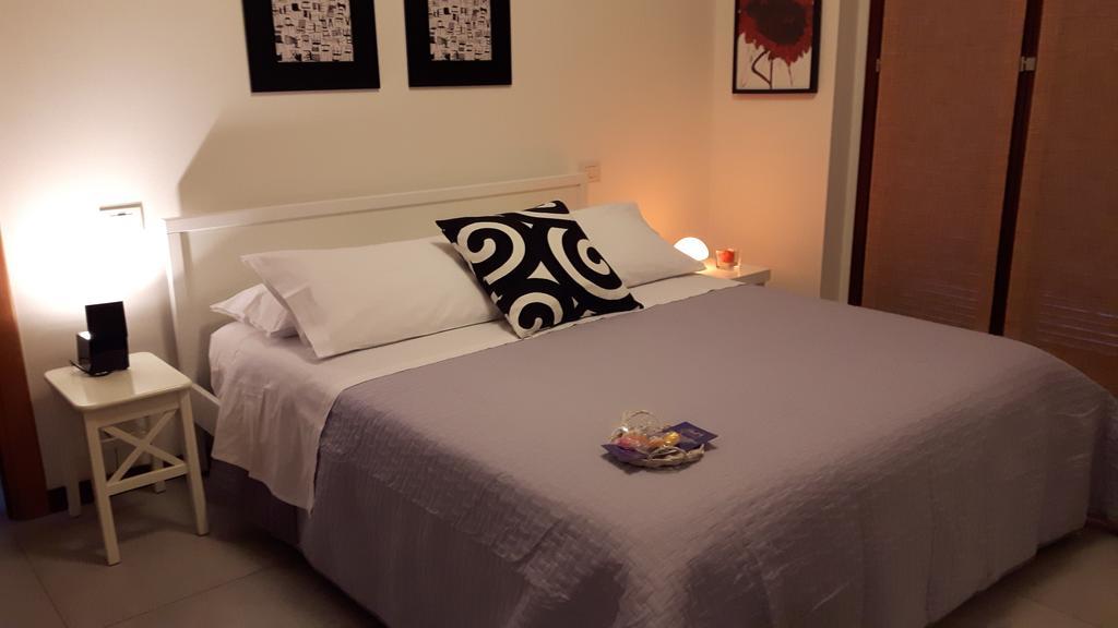 B&B Douglas House Varese Esterno foto