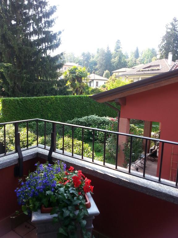 B&B Douglas House Varese Esterno foto